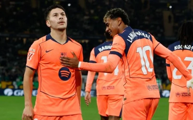 شوط أول متكافئ.. برشلونة يفوز ديربي كتالونيا بثنائية أمام إسبانيول